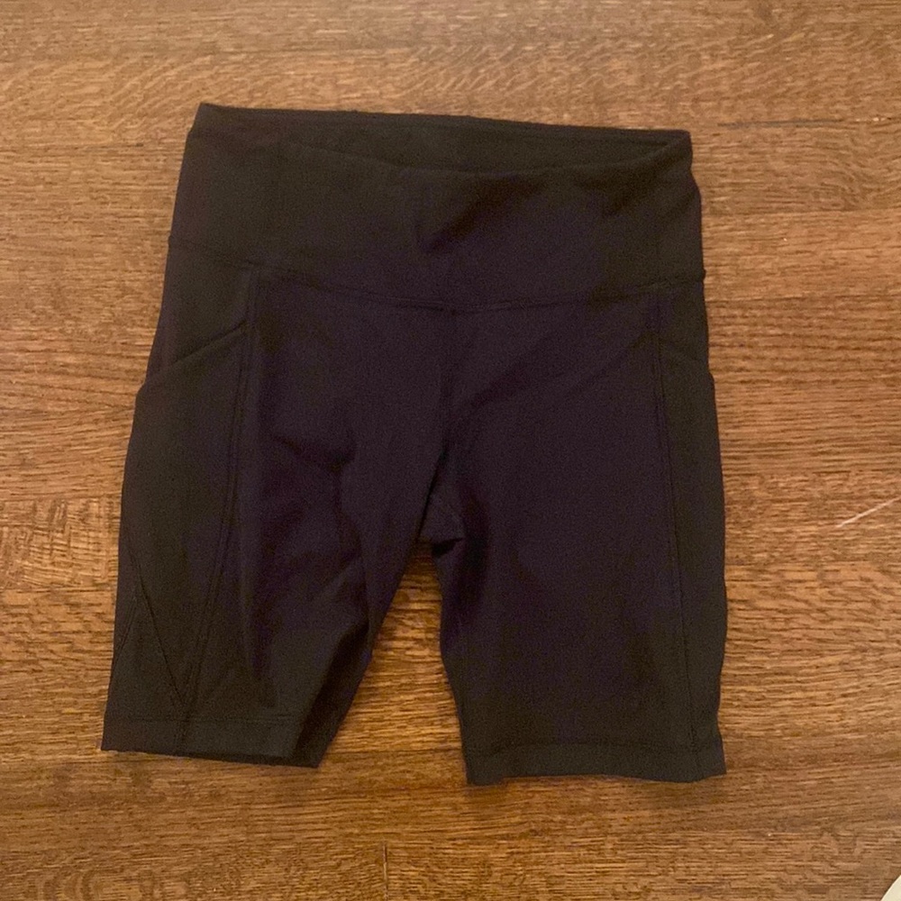 Lululemon 8 inch bike shorts size 6